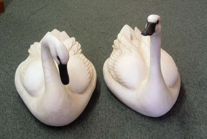 Pair of 3/4-size Swans  by Bob Moreland