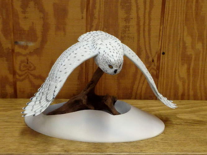 Flying Snowy Owl - 1/4 size  - carved by Harvey Wilsonj