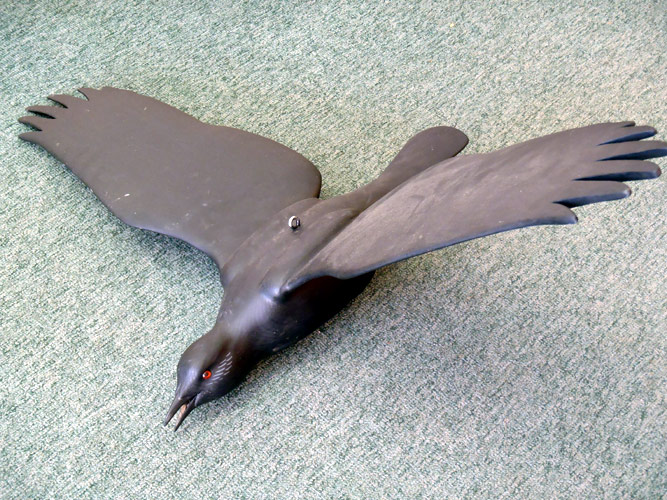 Flying Crow -  Carving by Manfred Scheel