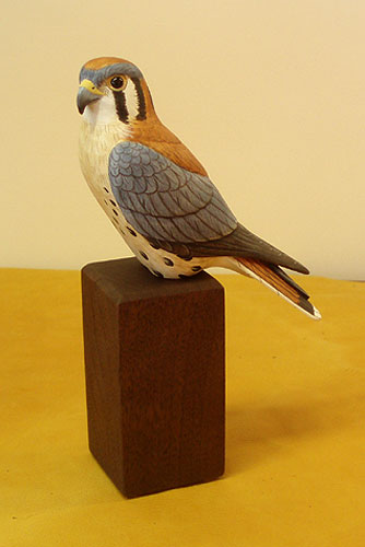 Kestrel Mini  -   carving by Manfred Scheel