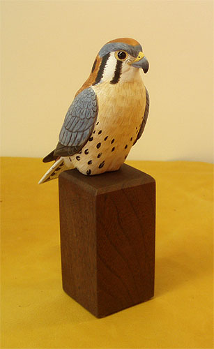 Kestrel Mini  -   carving by Manfred Scheel